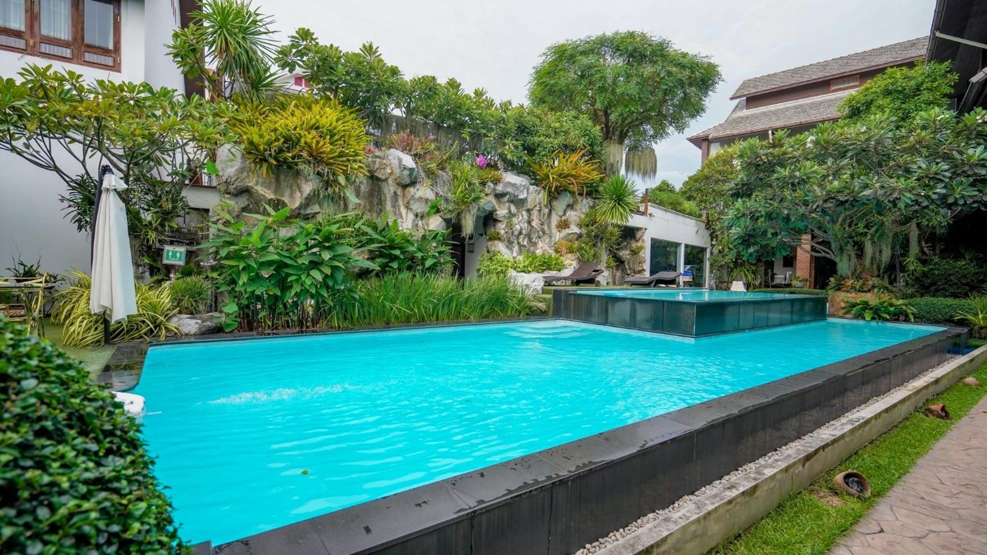 Kodchasri Thani Hotel Chiangmai Chiang Mai Extérieur photo